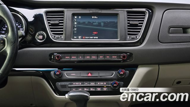 Kia Canival 2018 — photo 19