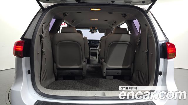 Kia Canival 2018 — photo 20