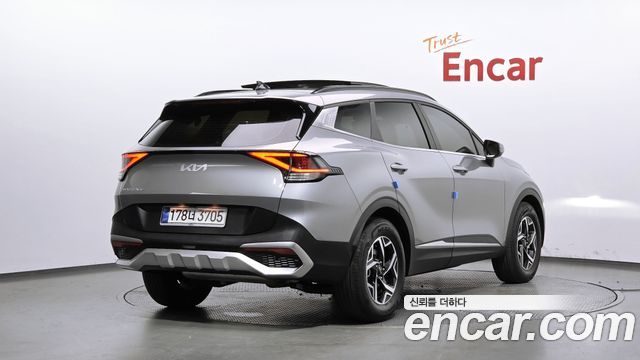 Kia Sportage 2023 — photo 2