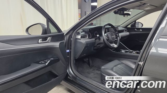 Kia K5 2022 — photo 13