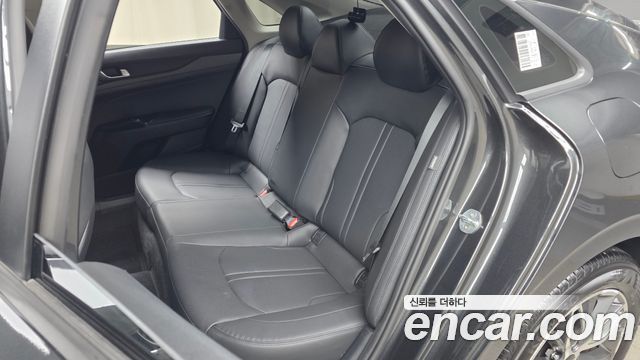 Kia K5 2022 — photo 18
