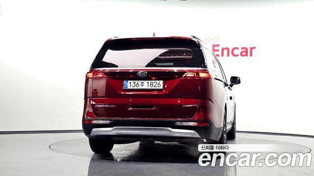 Kia Canival 2021 — photo 4