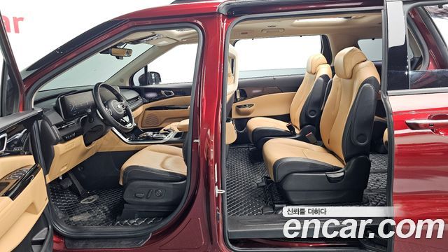 Kia Canival 2021 — photo 17