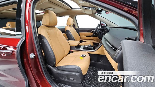 Kia Canival 2021 — photo 18