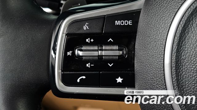 Kia Canival 2021 — photo 23