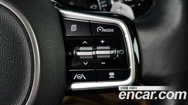 Kia Canival 2021 — photo 24