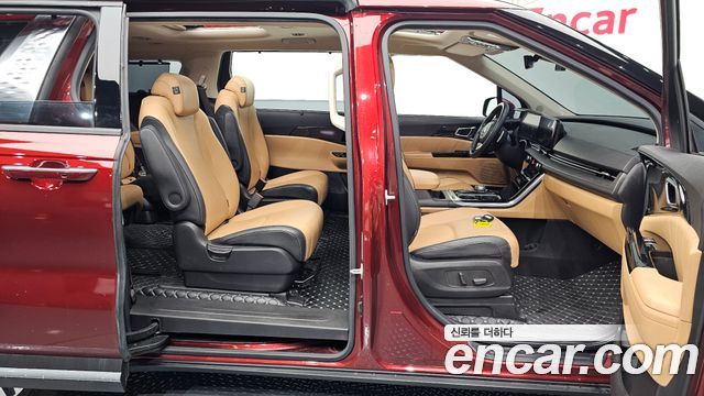Kia Canival 2021 — photo 16