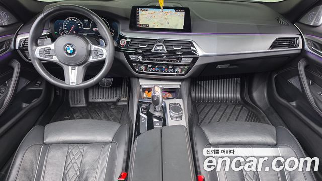 BMW 5-Series 2019 — photo 10