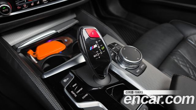 BMW 5-Series 2019 — photo 12