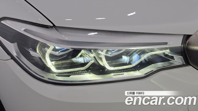 BMW 5-Series 2019 — photo 8