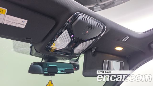BMW 5-Series 2019 — photo 27