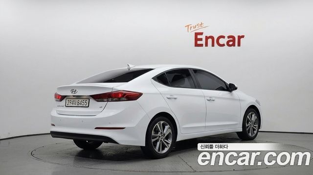 Hyundai AVANTE 2018 — photo 2