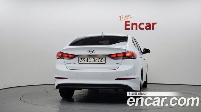 Hyundai AVANTE 2018 — photo 4