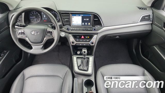 Hyundai AVANTE 2018 — photo 10