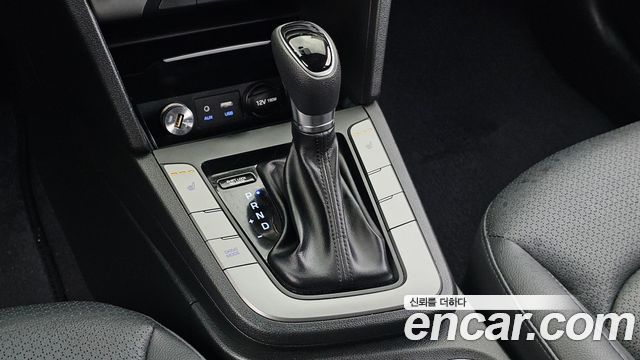 Hyundai AVANTE 2018 — photo 12