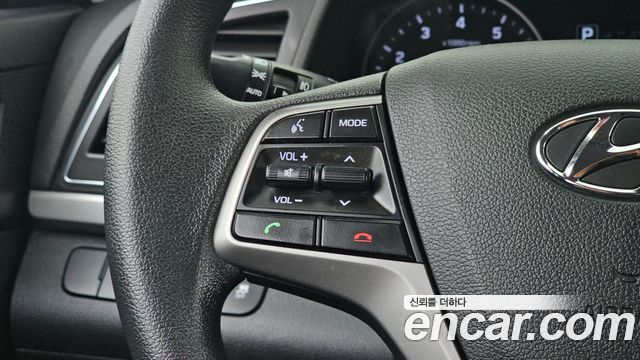 Hyundai AVANTE 2018 — photo 25