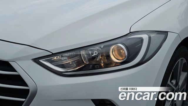 Hyundai AVANTE 2018 — photo 8