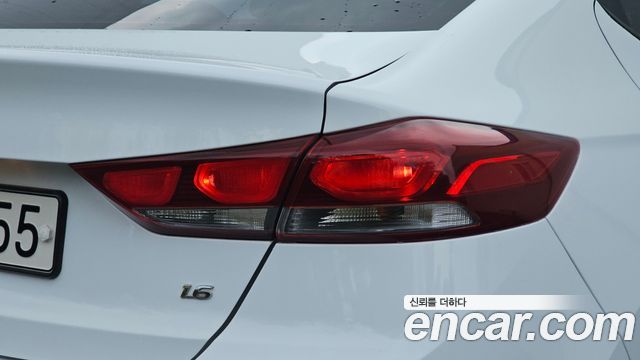 Hyundai AVANTE 2018 — photo 9