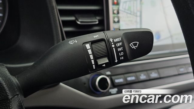 Hyundai AVANTE 2018 — photo 29