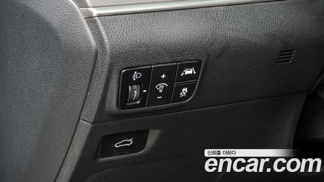 Kia K5 2022 — photo 17