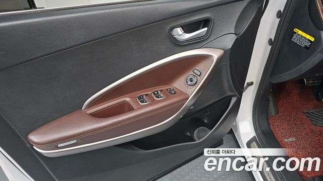 Hyundai Santafe 2017 — photo 14