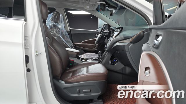 Hyundai Santafe 2017 — photo 16