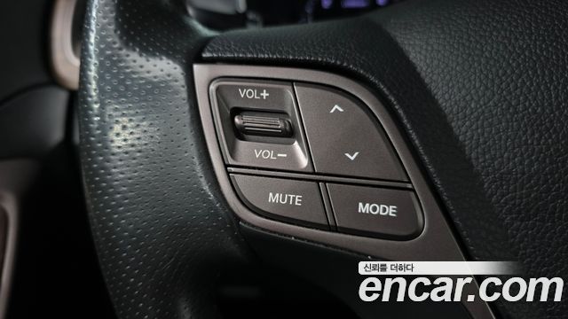 Hyundai Santafe 2017 — photo 28