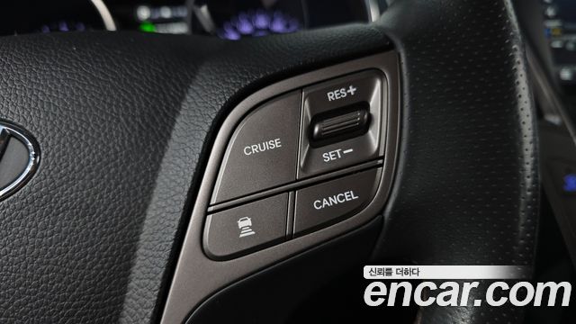 Hyundai Santafe 2017 — photo 29