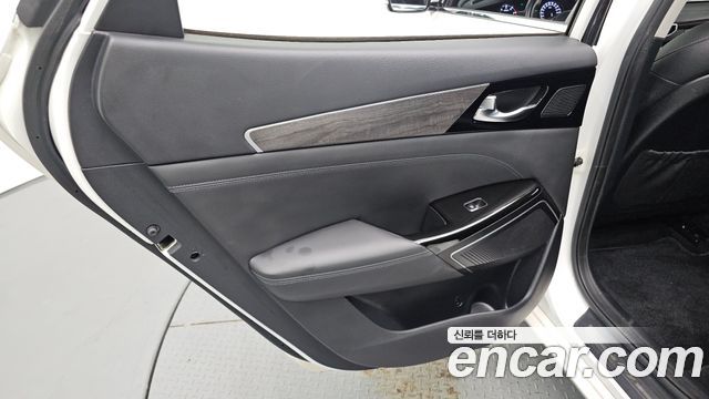 Kia K7 2021 — photo 15