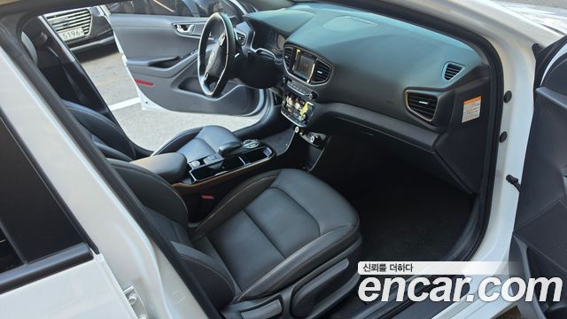 Hyundai Ioniq 2018 — photo 9