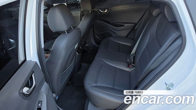 Hyundai Ioniq 2018 — photo 10