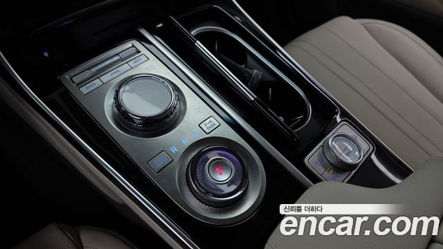 Genesis GV80 2023 — photo 12