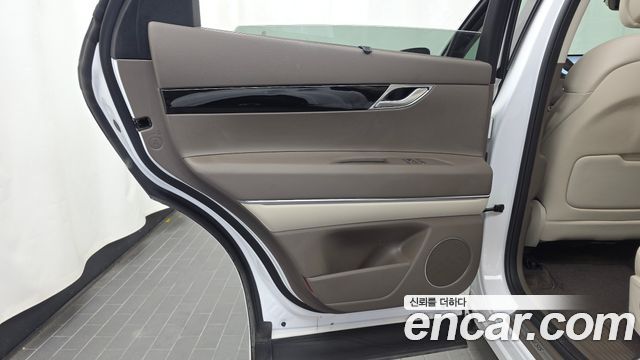 Genesis GV80 2023 — photo 15