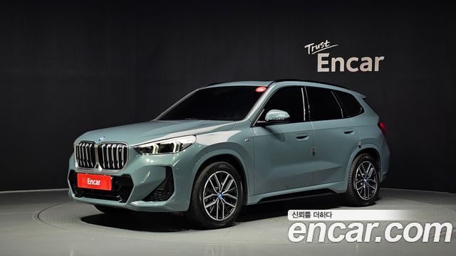 BMW iX1 2023 — photo 1