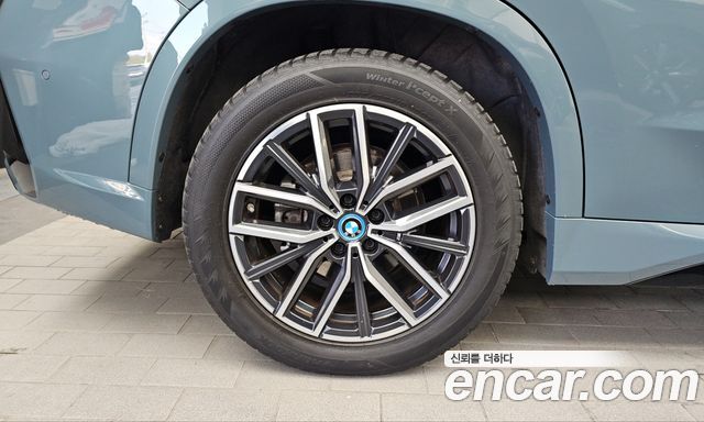 BMW iX1 2023 — photo 5