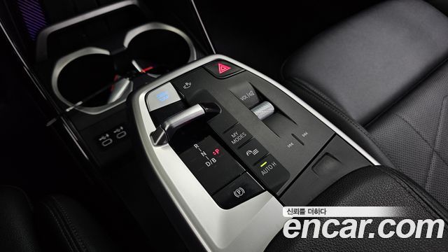 BMW iX1 2023 — photo 12