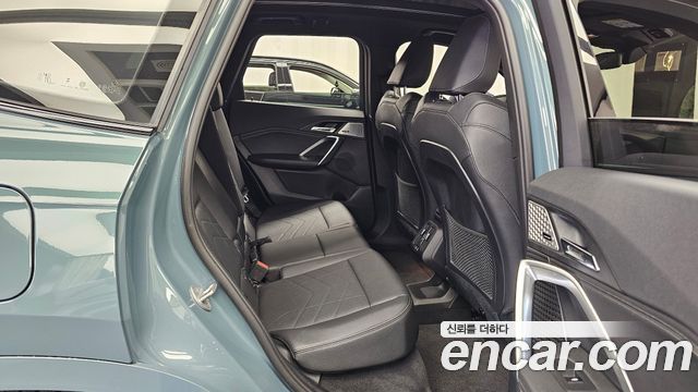 BMW iX1 2023 — photo 17