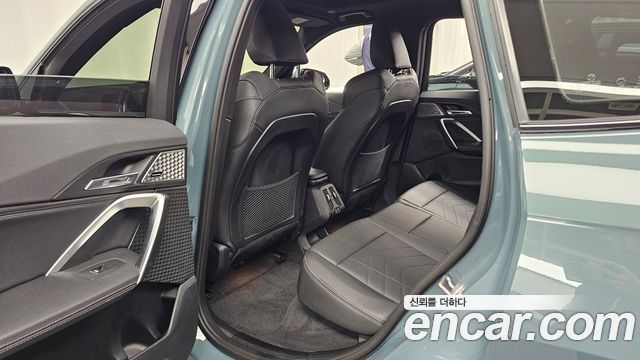 BMW iX1 2023 — photo 18