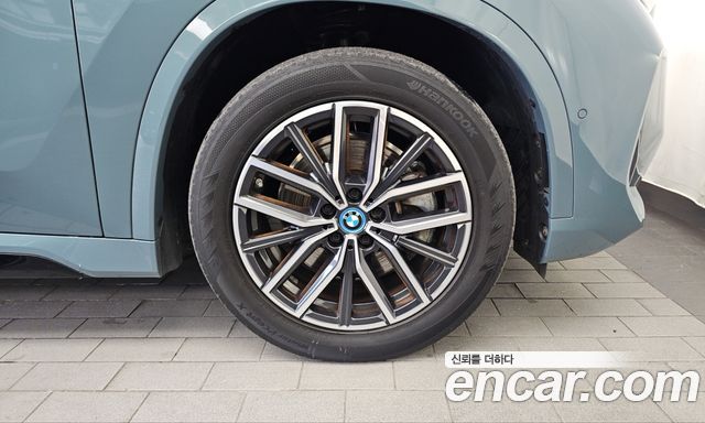 BMW iX1 2023 — photo 7