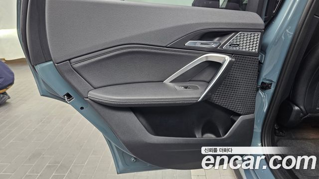 BMW iX1 2023 — photo 15