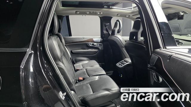 Volvo XC90 2017 — photo 11