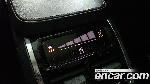 Volvo XC90 2017 — photo 18