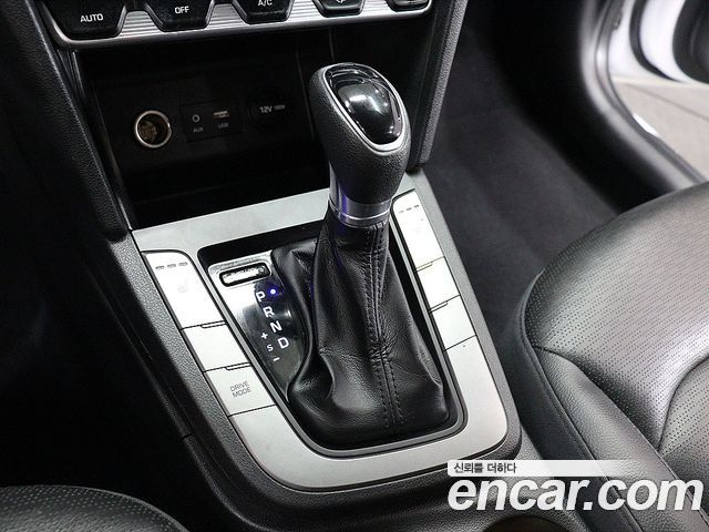 Hyundai AVANTE 2020 — photo 9