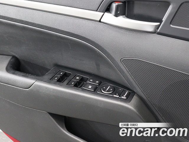 Hyundai AVANTE 2020 — photo 13