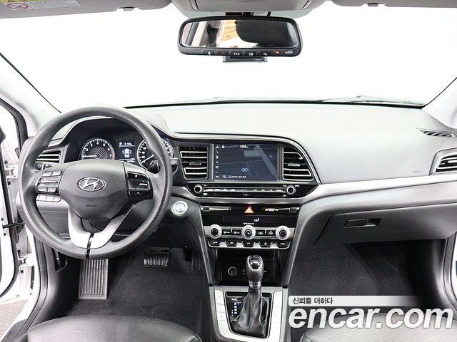 Hyundai AVANTE 2020 — photo 14