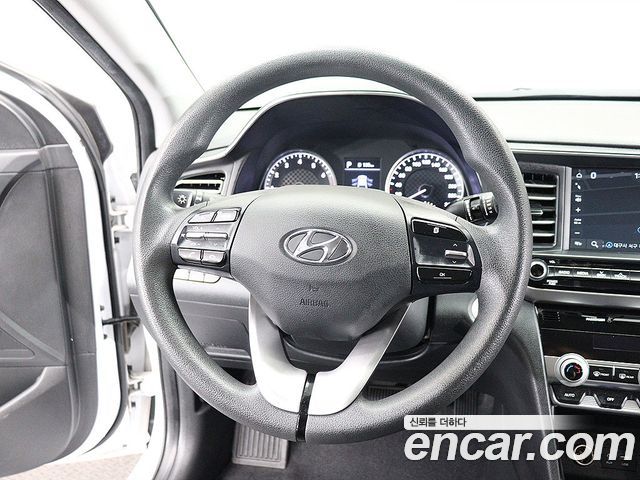 Hyundai AVANTE 2020 — photo 15