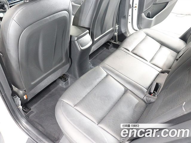 Hyundai AVANTE 2020 — photo 16