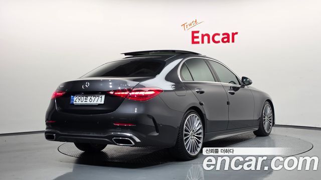Mercedes-Benz C-Class 2023 — photo 2