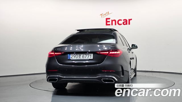 Mercedes-Benz C-Class 2023 — photo 4