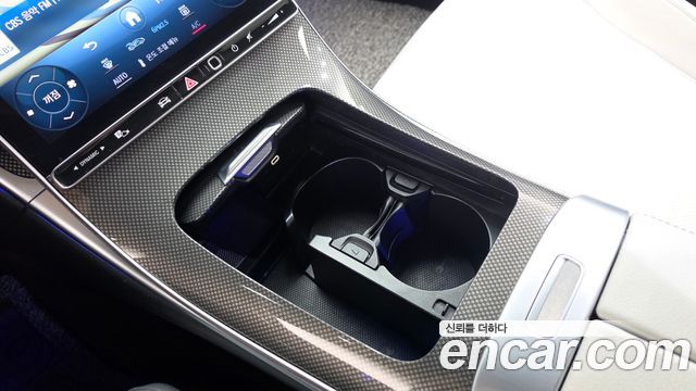 Mercedes-Benz C-Class 2023 — photo 9